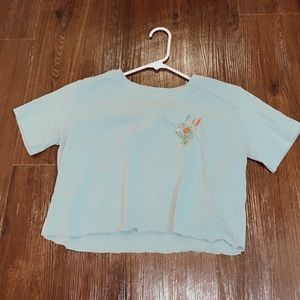 ⭐️ super cute blue cropped shirt ⭐️ <3